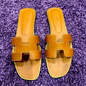 Hermes Oran 41 Gold NWT